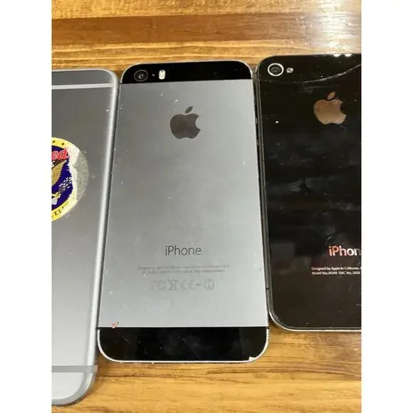 Lot of 5 iPhones for Parts / Repair – Broken / Not Working